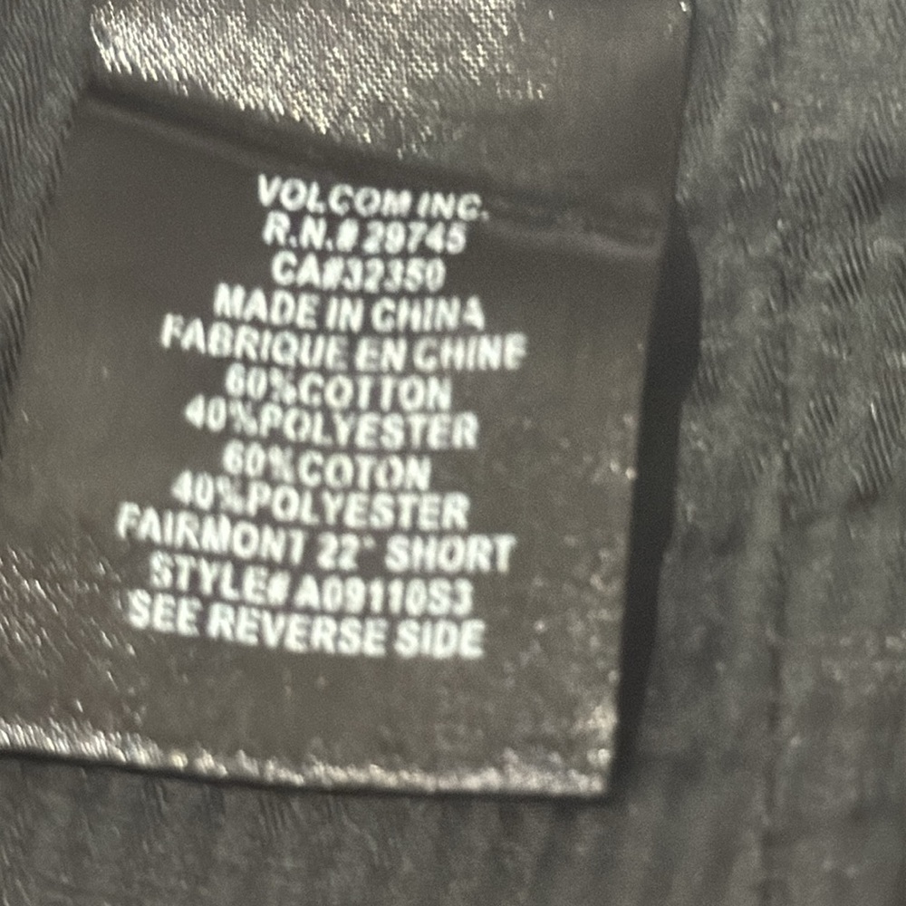 Volcom Shorts - Picture 4 of 4